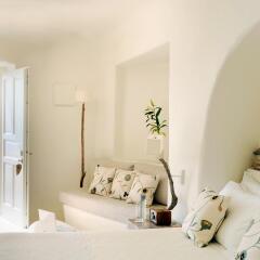 Mystique, a Luxury Collection Hotel, Santorini комната для гостей