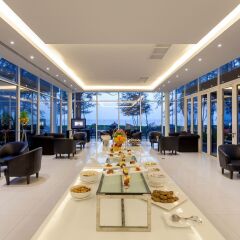 Отель Splash Beach Resort by Langham Hospitality Group питание фото 2