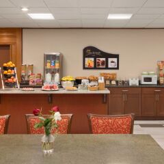 Отель Days Inn Prince George Bednesti питание фото 3