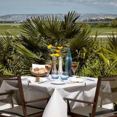 Отель Golden Tulip Villa Massalia балкон