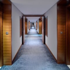 Отель Mövenpick Hotel Bur Dubai ОАЭ, Дубай - отзывы, цены и фото номеров - забронировать отель Mövenpick Hotel Bur Dubai онлайн интерьер отеля