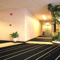 Calvin Hotel парковка