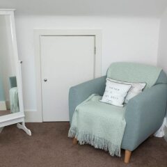 Отель Cosy 2BD Terrace House in Chorlton удобства в номере