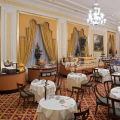 Carlton Hotel