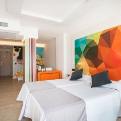 Отель THB Naeco Ibiza - Adults Only комната для гостей
