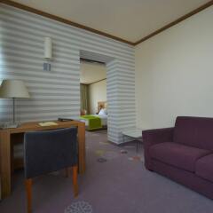 Suite Hotel Sofia комната для гостей