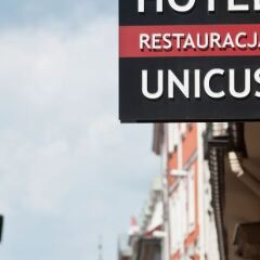 Hotel Unicus парковка