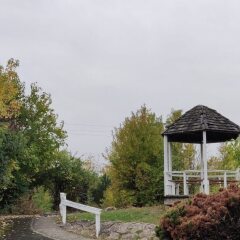 Отель Days Inn Columbus North Колумбус приотельная территория