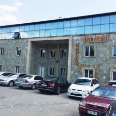 Hotel Kambuz парковка