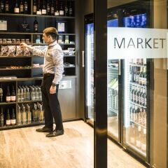 Отель Hyatt House Dusseldorf Andreas Quarter Германия, Дюссельдорф - отзывы, цены и фото номеров - забронировать отель Hyatt House Dusseldorf Andreas Quarter онлайн гостиничный бар