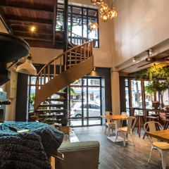 Family Tree Hotel гостиничный бар