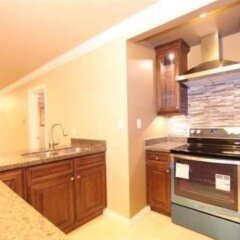 Отель Deer Lake House Канада, Бурнаби - отзывы, цены и фото номеров - забронировать отель Deer Lake House онлайн в номере фото 2