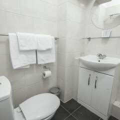 Dillons Hotel - B&B ванная фото 3