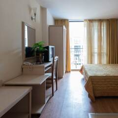 Апартаменты Studio with Balcony & Pool View комната для гостей фото 3