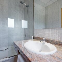 Отель Apartaments Terraza - Santa Maria Испания, Курорт Росес - отзывы, цены и фото номеров - забронировать отель Apartaments Terraza - Santa Maria онлайн ванная