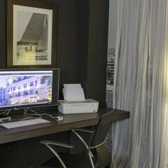 Отель Hôtel Le Canberra - Hôtels Ocre et Azur удобства в номере
