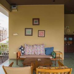 Отель Feung Nakorn Balcony Rooms and Cafe комната для гостей фото 3