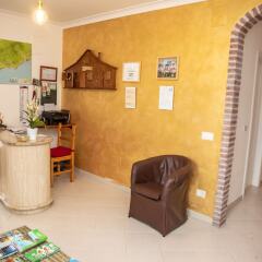 Отель Haidi House Bed and Breakfast Аджерола спа