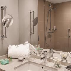 Отель Courtyard by Marriott Munich City East ванная фото 2