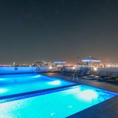 Отель Premier Inn Dubai International Airport бассейн фото 3