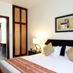 Avari Hotel Apartments комната для гостей