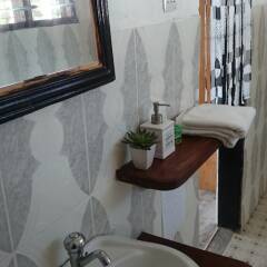 Отель Busua Paradiso Beach Resort ванная