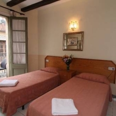 Отель Hostal Rembrandt Испания, Барселона - отзывы, цены и фото номеров - забронировать отель Hostal Rembrandt онлайн комната для гостей фото 5
