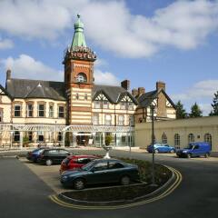 The Lucan Spa Hotel парковка