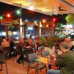 Browns Plains Hotel питание
