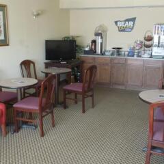 Отель Travelodge Columbus East интерьер отеля