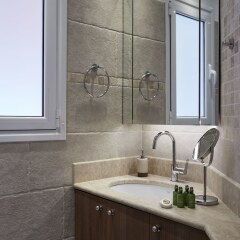 Отель Fabulous 3BD Apt close to Kalimarmaro Афины ванная