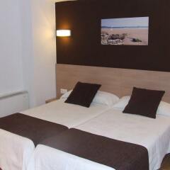 Отель Hostal Rocamar комната для гостей