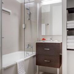 Отель Citadines Sainte-Catherine Brussels Бельгия, Брюссель - отзывы, цены и фото номеров - забронировать отель Citadines Sainte-Catherine Brussels онлайн ванная фото 2
