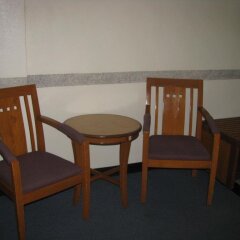Century Plaza Hotel в номере