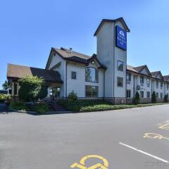 Отель Canadas Best Value Inn Langley Лэнгли парковка