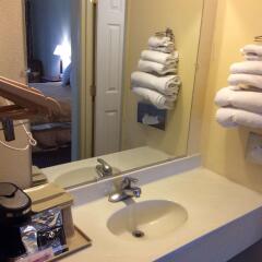 Отель Travelodge Columbus East ванная