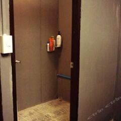 Ideer Hostel Бангкок сейф в номере