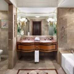 Отель Shangri-la Бангкок ванная фото 2