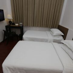 East Hotel комната для гостей фото 3