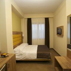 Отель GigaHotel Касино сейф в номере