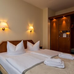 Отель SensCity Hotel Berlin Spandau Германия, Берлин - отзывы, цены и фото номеров - забронировать отель SensCity Hotel Berlin Spandau онлайн сейф в номере