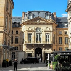 Отель Louvre Elegant ChicSuites фото 9