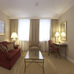 Апартаменты Marriott Executive Apartments Millennium Court комната для гостей