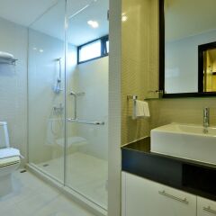 Отель Abloom Exclusive Serviced Apartments Таиланд, Бангкок - 2 отзыва об отеле, цены и фото номеров - забронировать отель Abloom Exclusive Serviced Apartments онлайн ванная фото 2