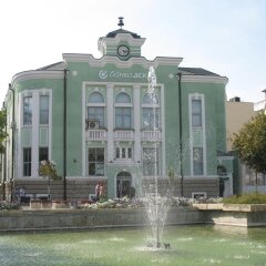 Отель Family Hotel Regina Болгария, Тырговиште - отзывы, цены и фото номеров - забронировать отель Family Hotel Regina онлайн приотельная территория
