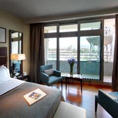 Отель Eurostars Grand Marina 5* Стандартный номер с различными типами кроватей фото 24