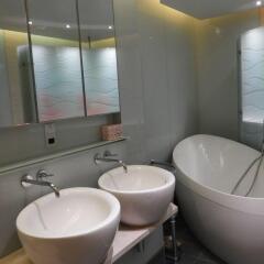 Апартаменты Brompton Road Apartments 3 Beds Лондон ванная фото 3
