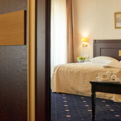 Гостиница City Holiday Resort & SPA сейф в номере