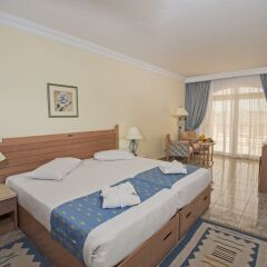 Отель Royal Lagoons Aqua Park Resort Families and Couples Only - All Inclusi комната для гостей фото 2