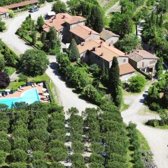 Отель Elegant Farmhouse in Campriano With Swimming Pool Ареццо бассейн